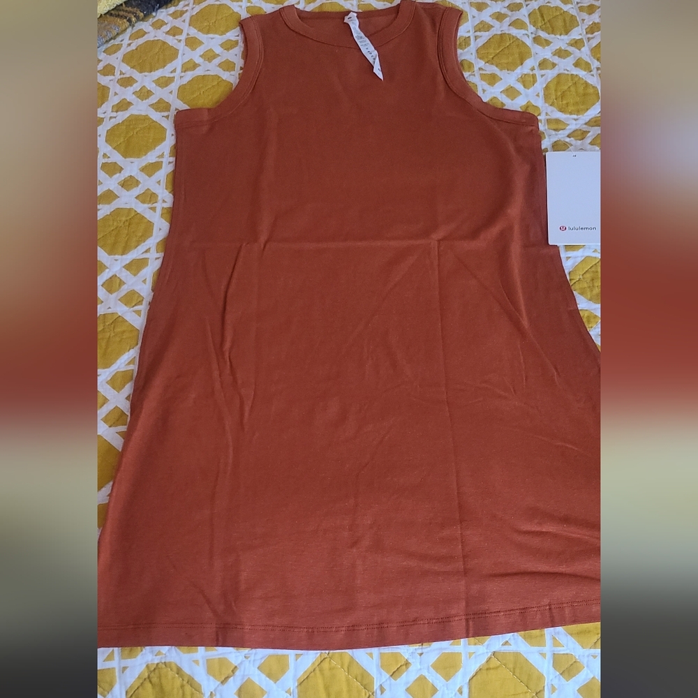 LULULEMON Classic Fit Dress-sz 4 NEW